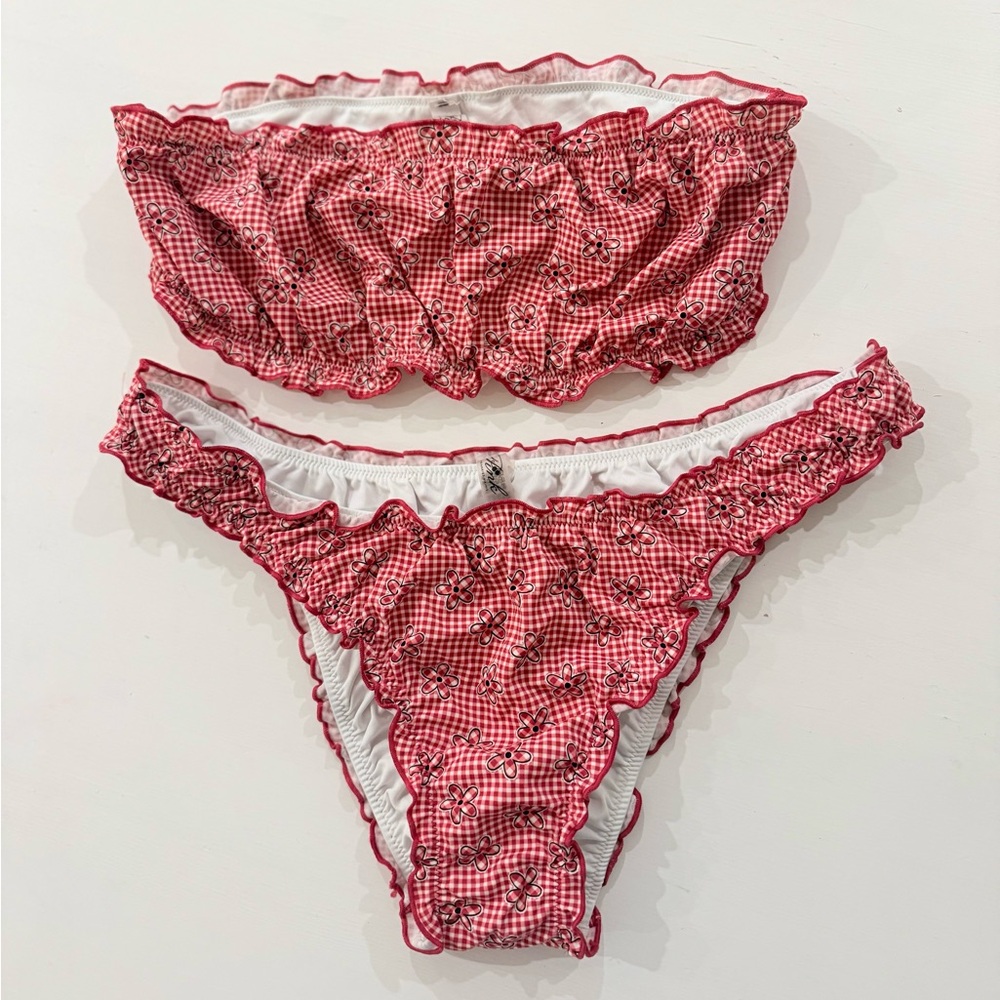 Pink x Frankies Bikinis Red Gingham Flower print Bikini Ruffled trim Size Large